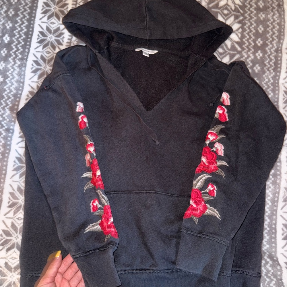 American Eagle Outfitters Black Long Sleeve Hooded Sweatshirt